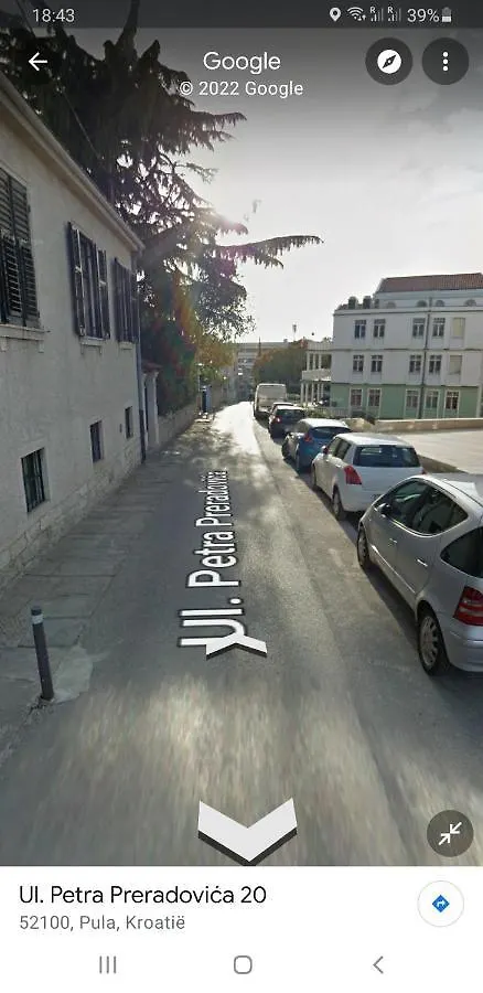 Large Apartment In City Centre Pula! 普拉